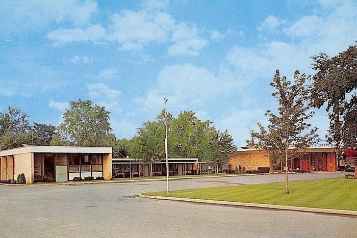 Grandville Michigan Community State Bank (newer photo)